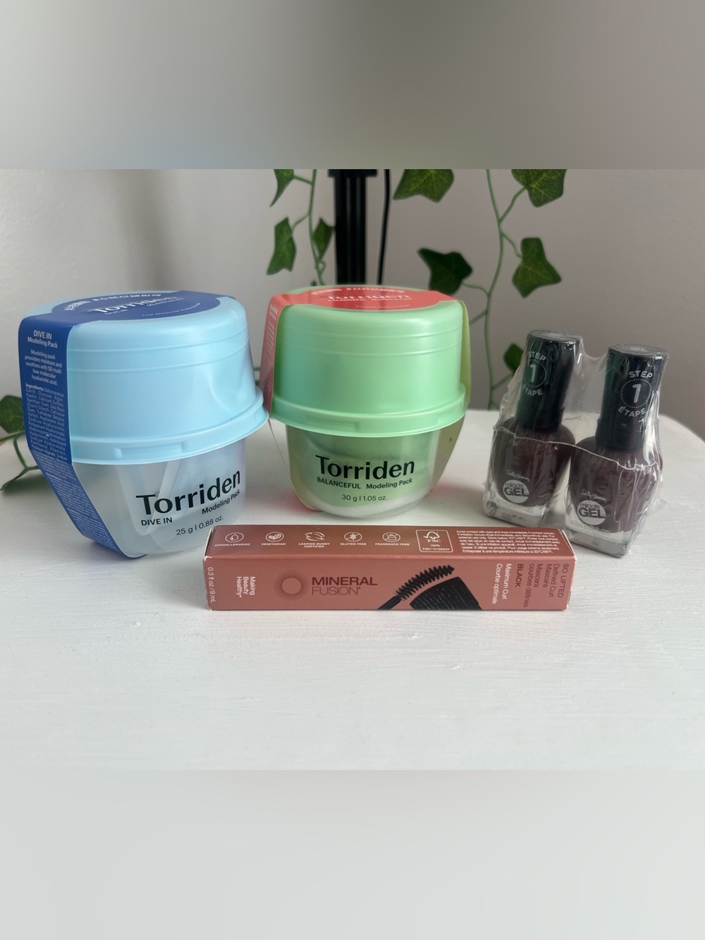 3/$25 NWT Mixed Beauty Bundle